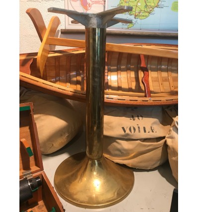 Pied de table trompette laiton Italie