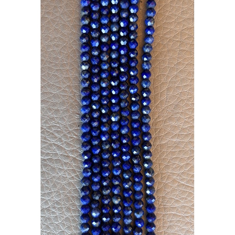 Halskette aus Lapislazuli-Perlen