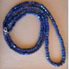Halskette aus quadratischen Lapislazuli-Perlen