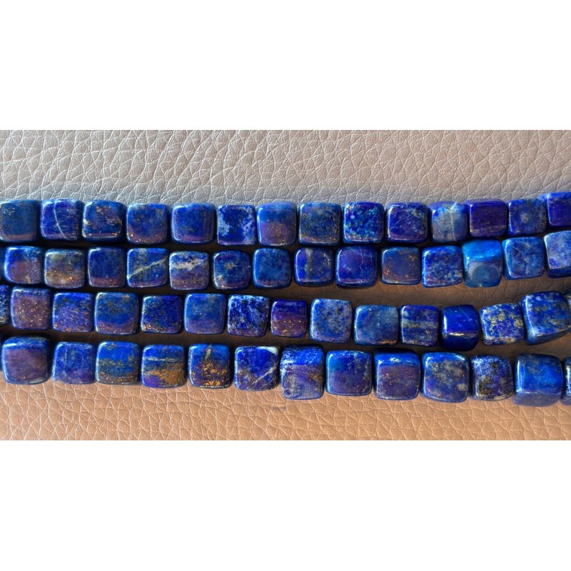 Halskette aus quadratischen Lapislazuli-Perlen