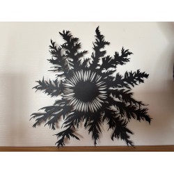 Découpage métal noir d'un chardon.